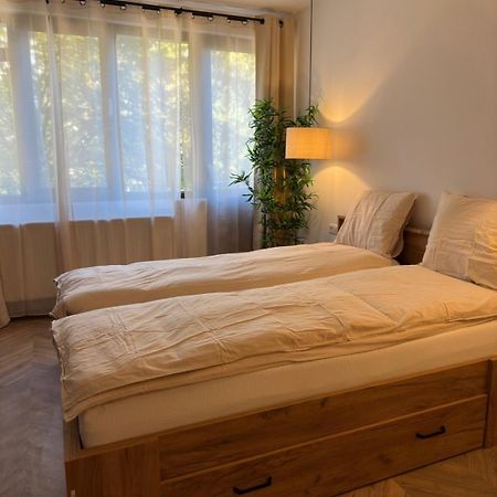 One Room Apartment- Self Check-In 24H Resita Eksteriør billede